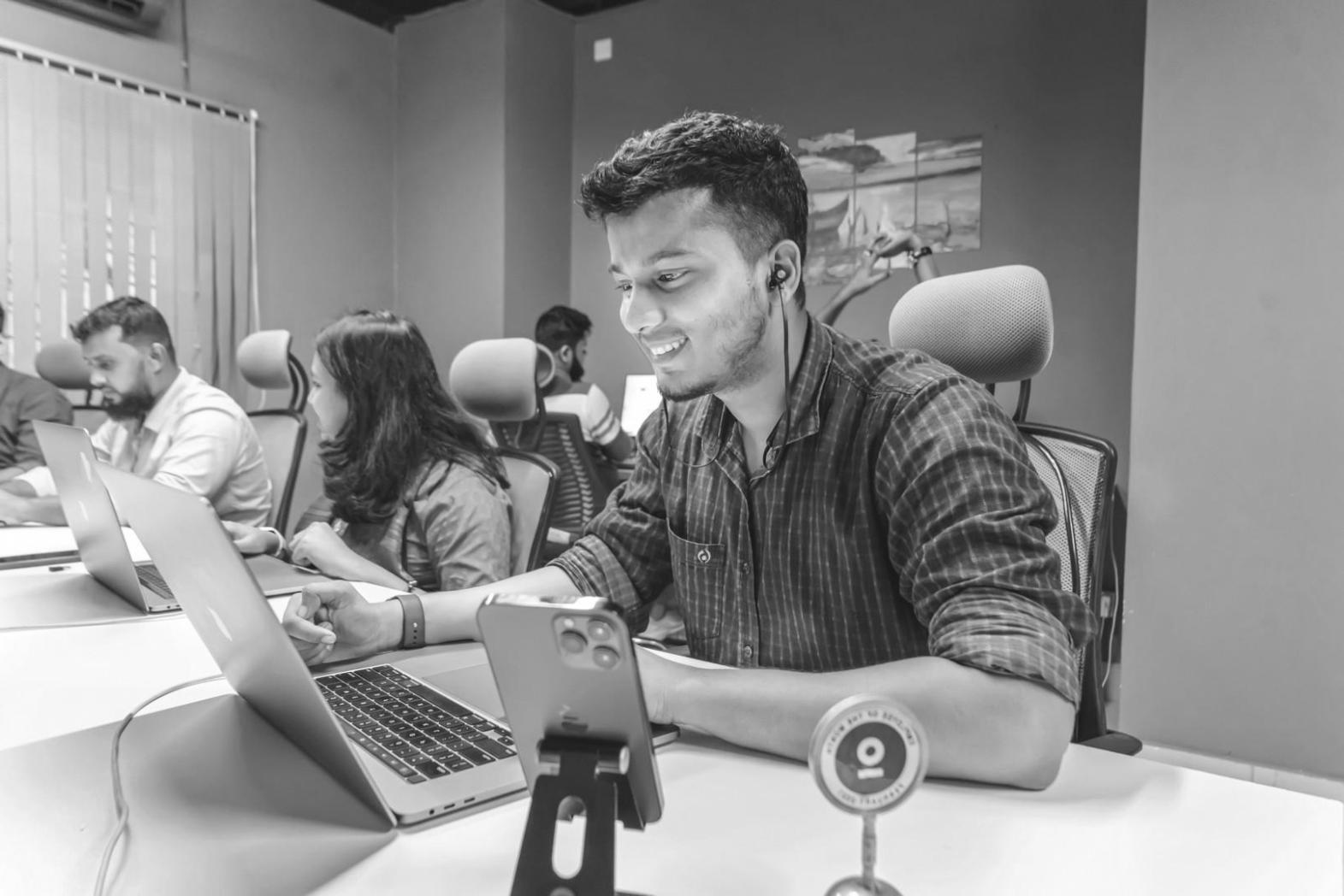 Consultation financière personnalisée avec documents et graphiques